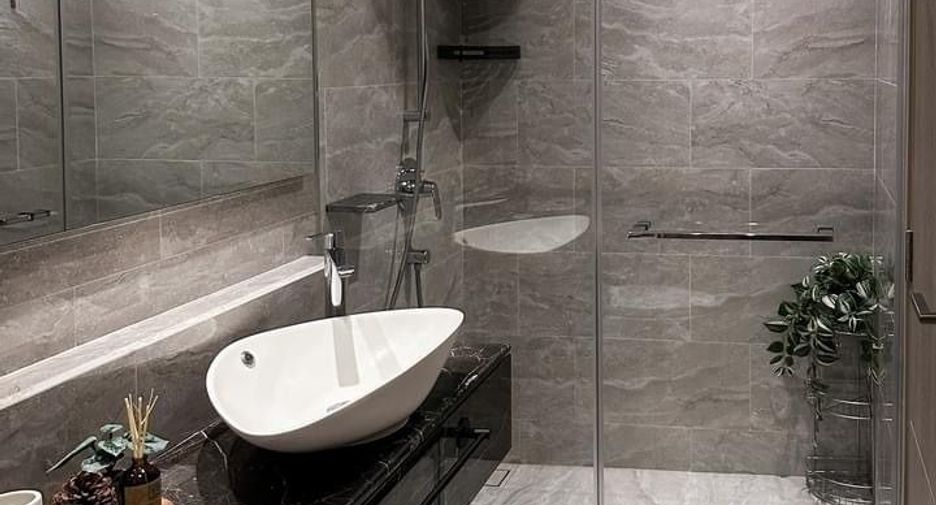 For rent 1 bed condo in Huai Khwang, Bangkok