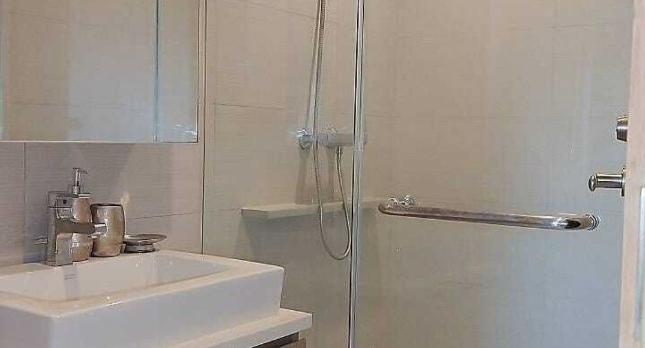 Condo en alquiler de 2 habitaciones en Khlong Toei, Bangkok
