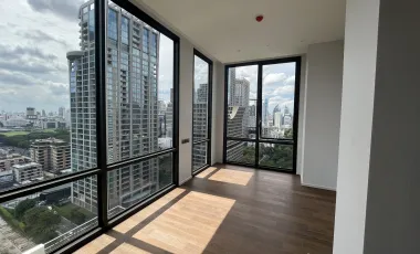 For rent 2 bedrooms condo in Pathum Wan, Bangkok