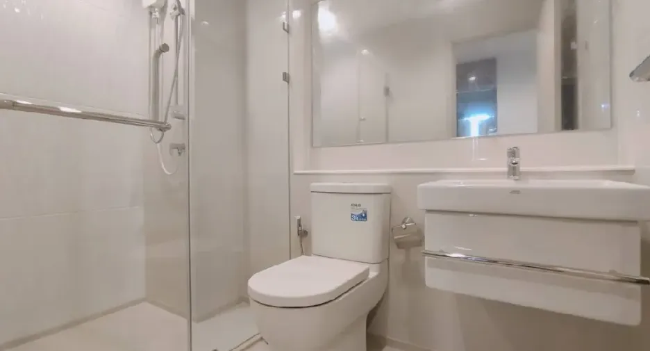 For rent 1 bed condo in Pathum Wan, Bangkok