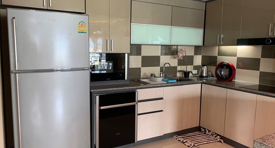 For rent 3 bedrooms condo in Khlong Toei, Bangkok