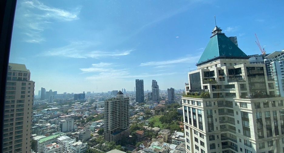 For rent 3 bedrooms condo in Sathon, Bangkok