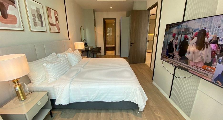 For rent 3 bedrooms condo in Sathon, Bangkok