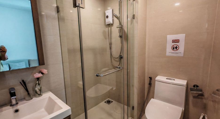 À louer studio condo à Bang Na, Bangkok