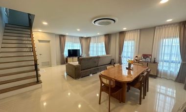 出租 4 卧室 独立屋 在 Bang Phli, Samut Prakan