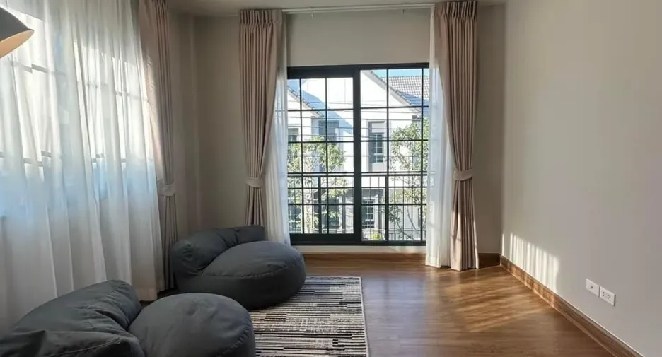 出租 4 卧室 独立屋 在 Bang Phli, Samut Prakan