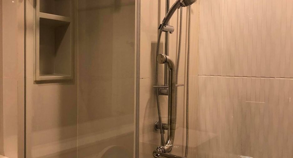 Wohnung zur Miete mit 1 Zimmer in Huai Khwang, Bangkok