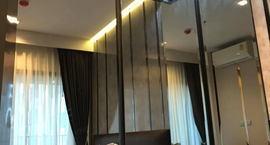 Wohnung zur Miete mit 1 Zimmer in Huai Khwang, Bangkok
