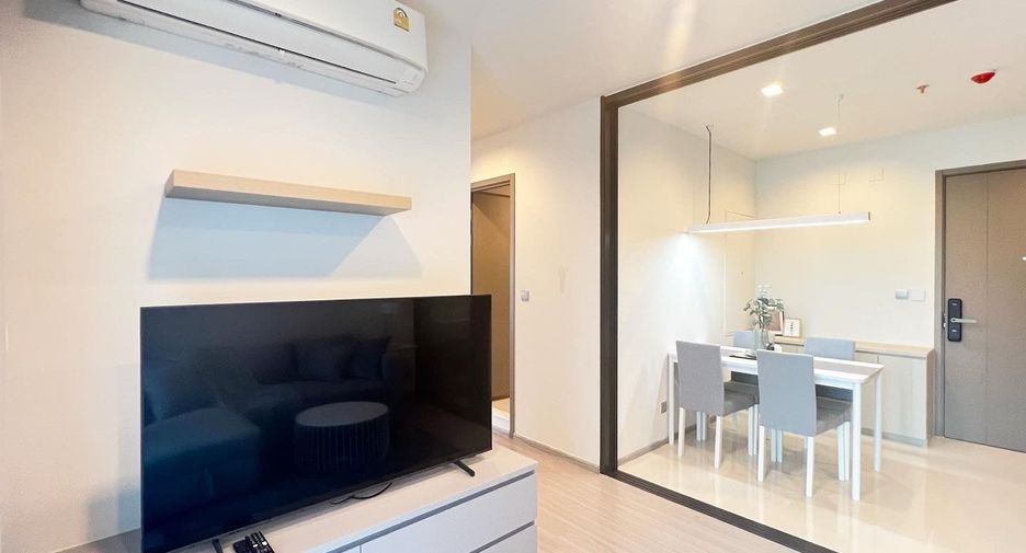 For rent 2 bedrooms condo in Huai Khwang, Bangkok