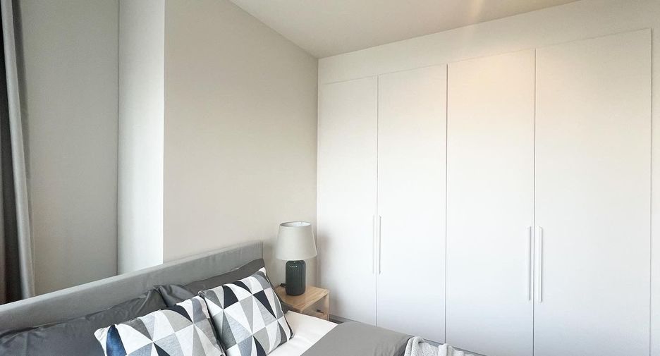 For rent 2 bedrooms condo in Huai Khwang, Bangkok