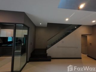 For rent 3 bedrooms townhouse in Lat Phrao, Bangkok
