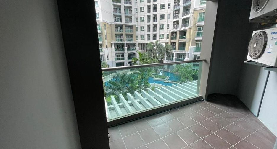 À louer 2 chambres condo à Huai Khwang, Bangkok
