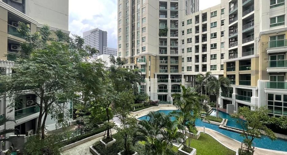 À louer 2 chambres condo à Huai Khwang, Bangkok