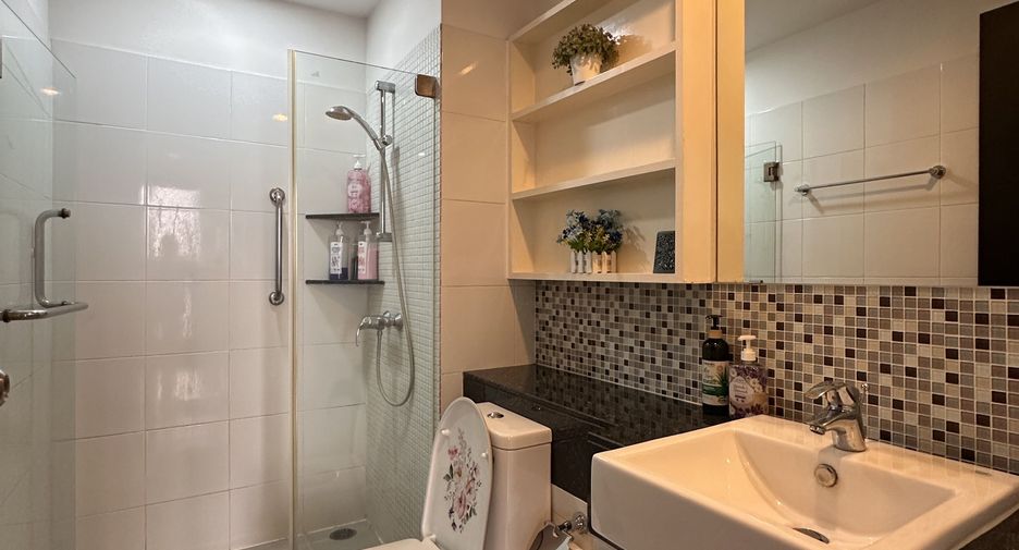 For rent 1 bed condo in Khlong Toei, Bangkok