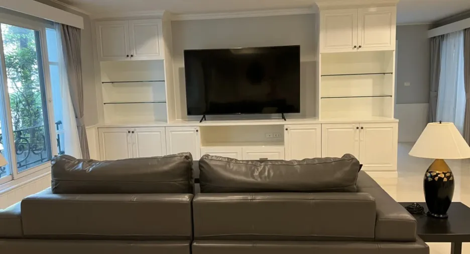For rent 3 bedrooms condo in Khlong Toei, Bangkok