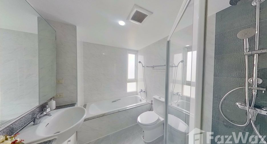 For rent 3 bedrooms condo in Watthana, Bangkok