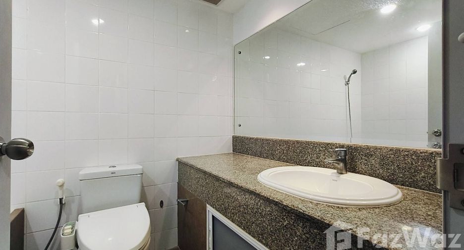 For rent 2 bedrooms condo in Khlong Toei, Bangkok