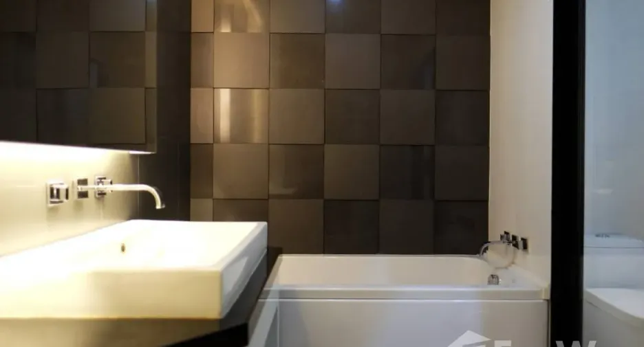 For rent 1 bed condo in Huai Khwang, Bangkok