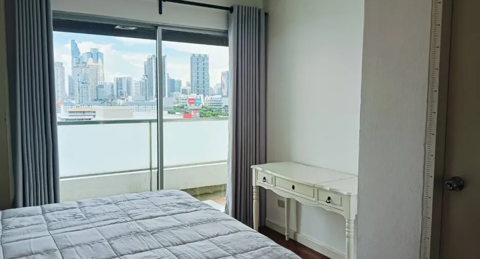 For rent 2 ベッドルーム condo in Yan Nawa, Bangkok