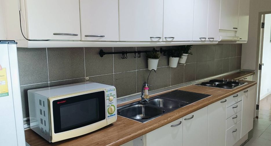 Wohnung zur Miete mit 2 Zimmer in Yan Nawa, Bangkok