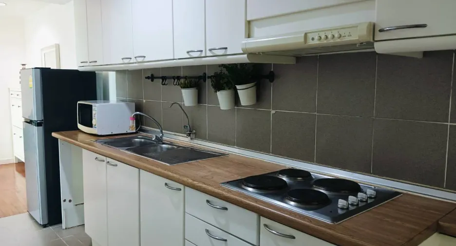 For rent 2 ベッドルーム condo in Yan Nawa, Bangkok