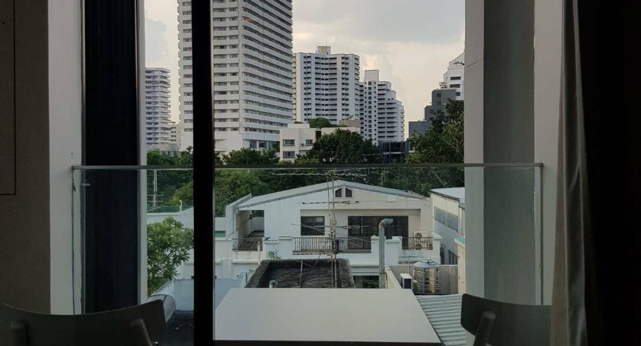 Condo en alquiler de 1 habitaciones en Khlong Toei, Bangkok