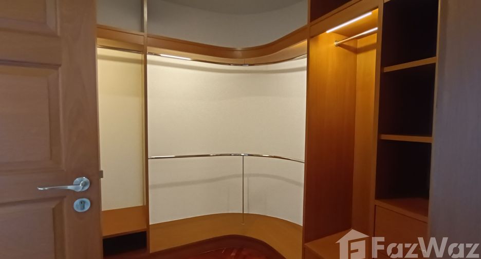 Apartment zur Miete mit 3 Zimmer in Khlong Toei, Bangkok