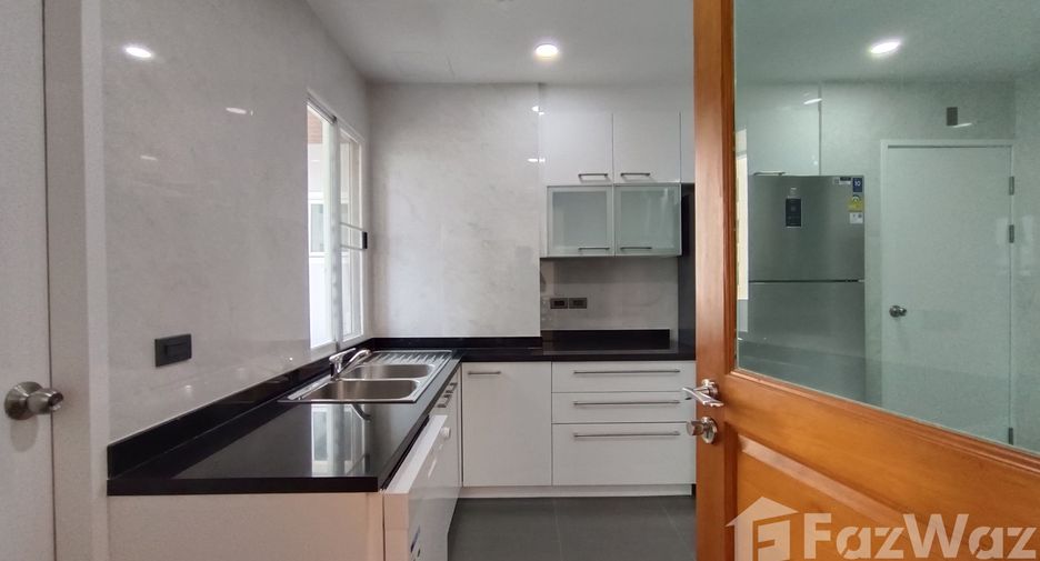 Apartment zur Miete mit 3 Zimmer in Khlong Toei, Bangkok
