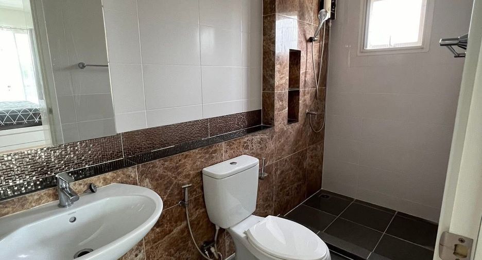 For rent 4 bedrooms house in Bang Phli, Samut Prakan