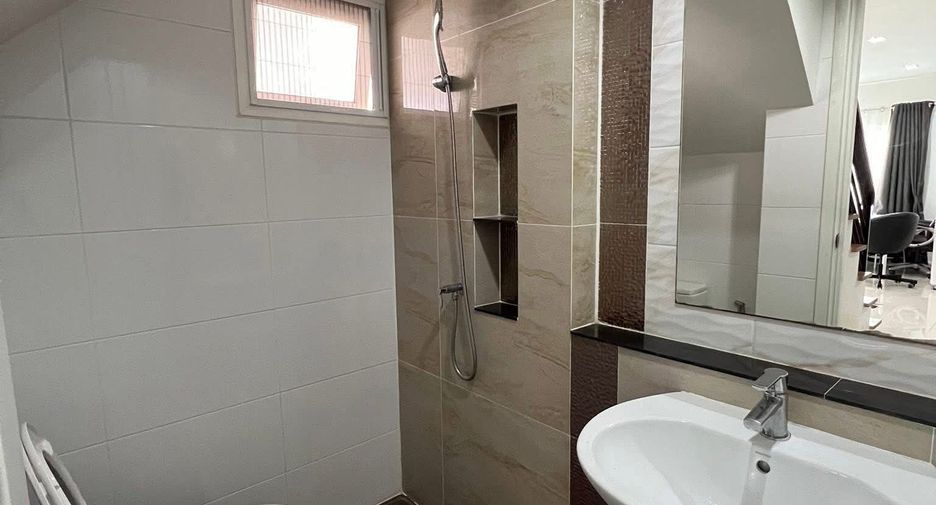 For rent 4 bedrooms house in Bang Phli, Samut Prakan
