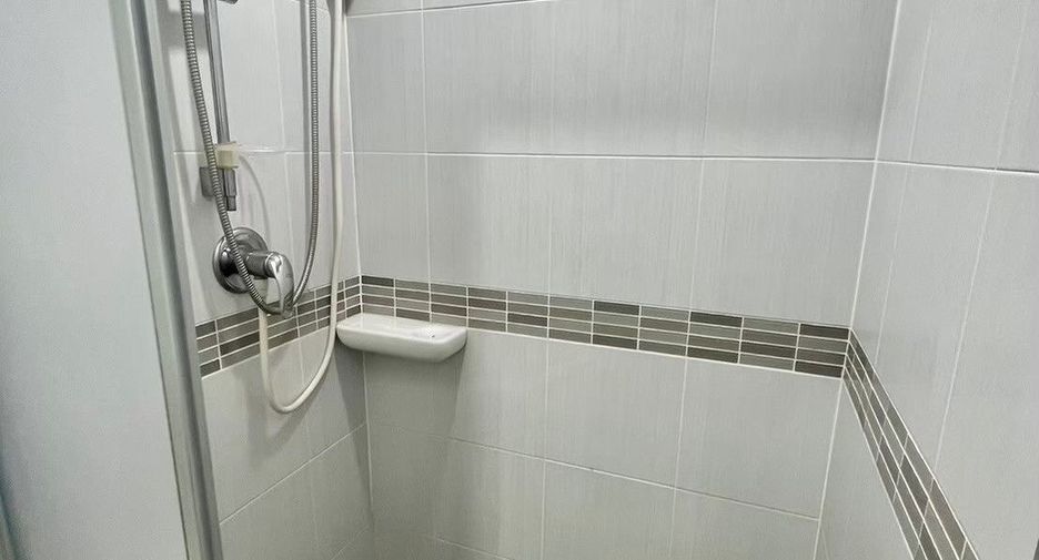 For rent 1 bed condo in Huai Khwang, Bangkok