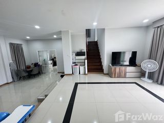 Casa en alquiler de 3 habitaciones en Bang Khen, Bangkok