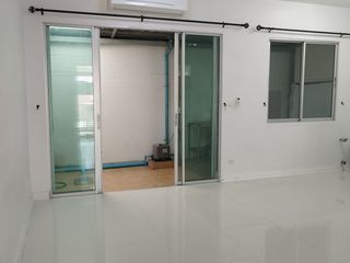 ให้เช่า 3 ห้องนอน ทาวน์เฮ้าส์ ใน เมืองสมุทรปราการ, สมุทรปราการ
