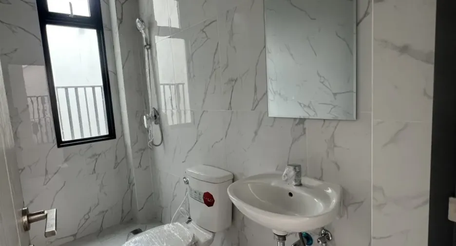 For rent 4 bedrooms house in Lat Phrao, Bangkok