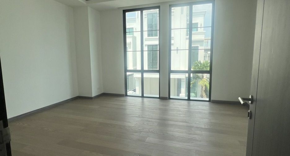 For rent 4 bedrooms house in Lat Phrao, Bangkok