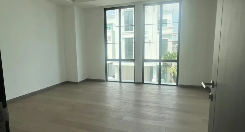 For rent 4 bedrooms house in Lat Phrao, Bangkok