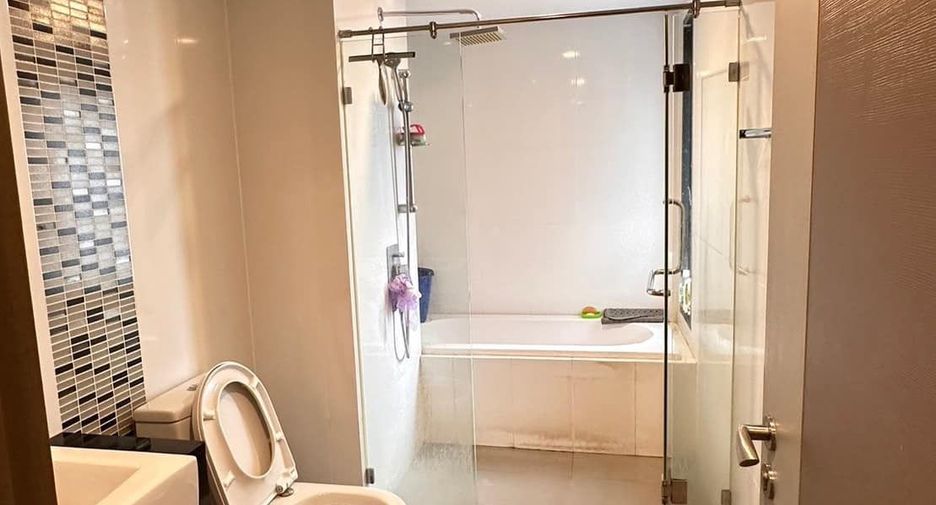 Wohnung zur Miete mit 2 Zimmer in Khlong Toei, Bangkok