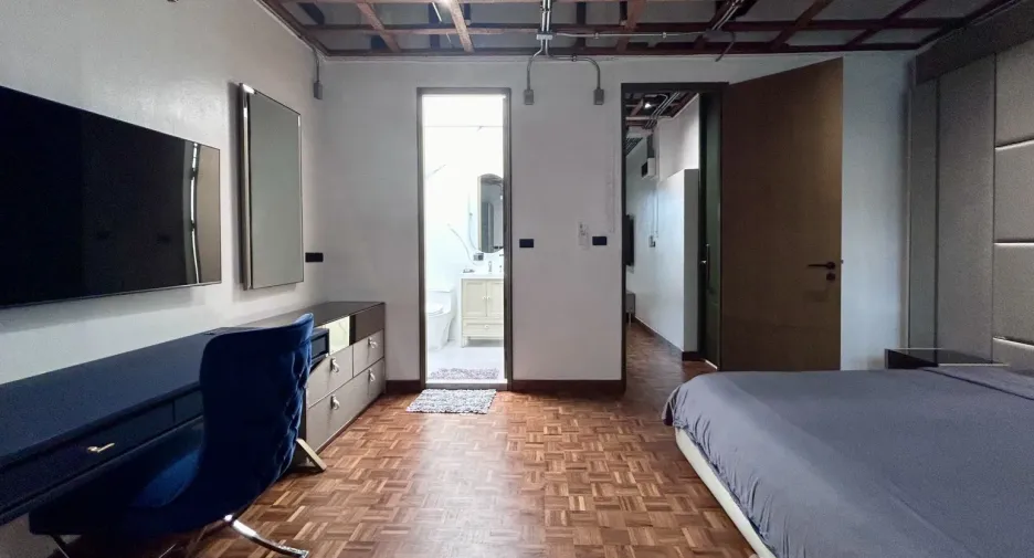 For rent 2 bedrooms apartment in Watthana, Bangkok