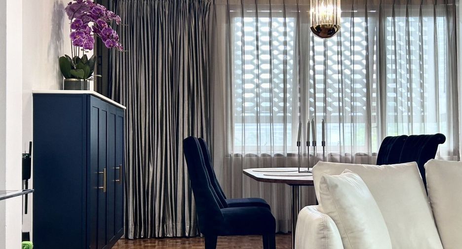 For rent 2 bedrooms apartment in Watthana, Bangkok