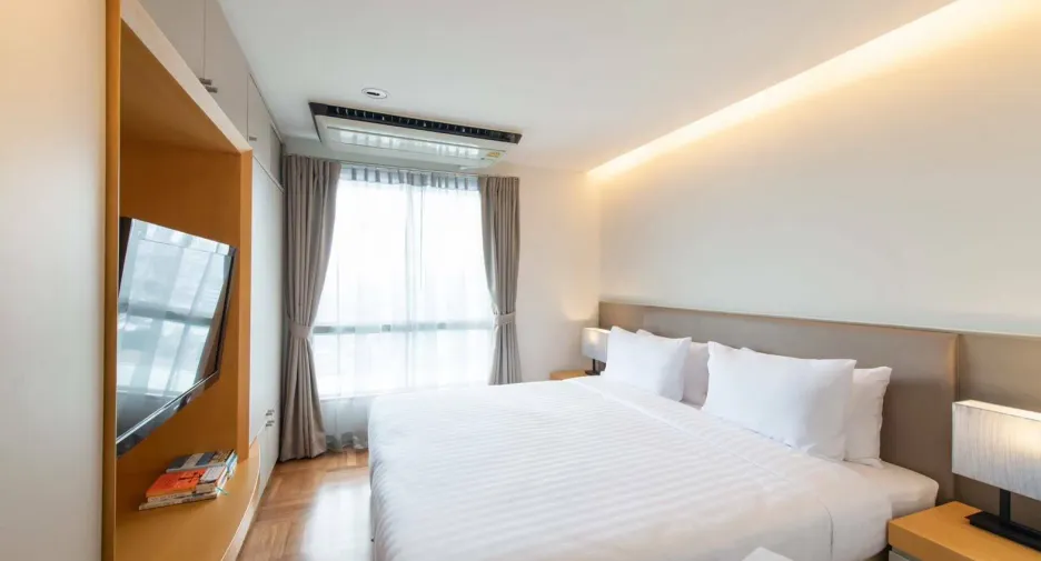 For rent 2 bedrooms apartment in Yan Nawa, Bangkok