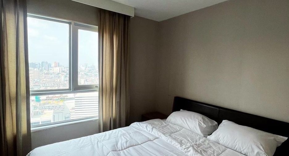 For rent 3 ベッドルーム condo in Huai Khwang, Bangkok