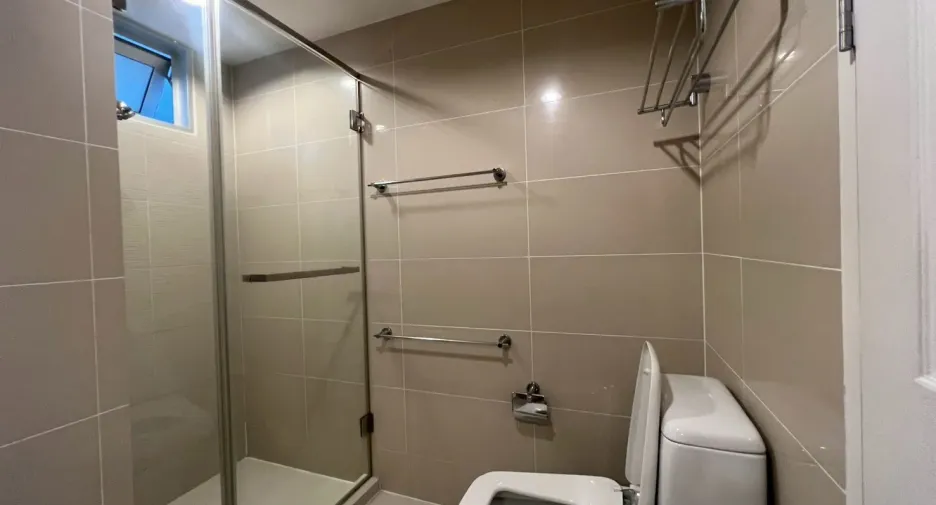 For rent 3 ベッドルーム condo in Huai Khwang, Bangkok