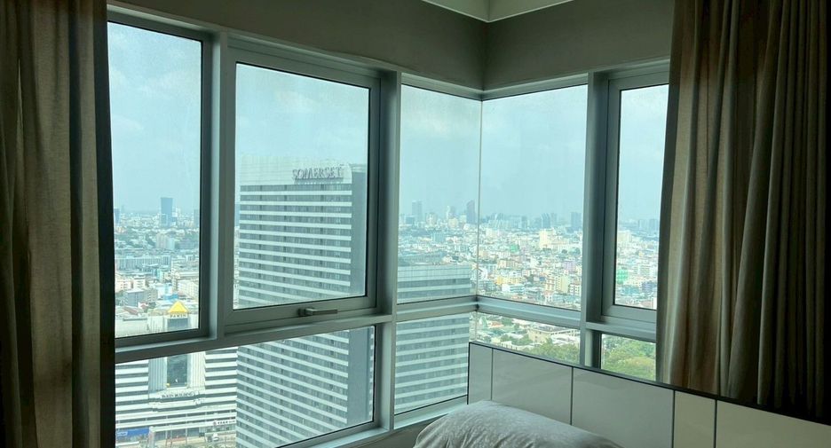 Wohnung zur Miete mit 3 Zimmer in Huai Khwang, Bangkok