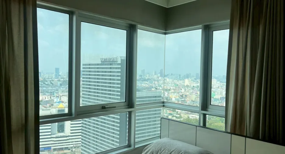 For rent 3 ベッドルーム condo in Huai Khwang, Bangkok