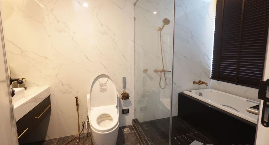 For rent 1 bed condo in Khlong Toei, Bangkok