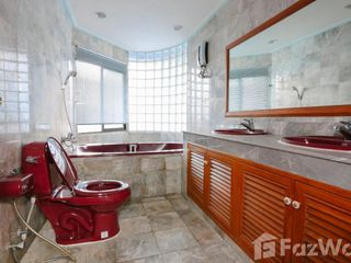 Condo en alquiler de 2 habitaciones en Khlong Toei, Bangkok