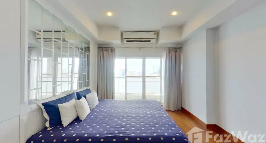 Condo en alquiler de 4 habitaciones en Yan Nawa, Bangkok