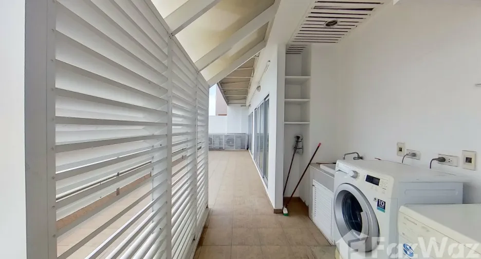 Condo en alquiler de 4 habitaciones en Yan Nawa, Bangkok