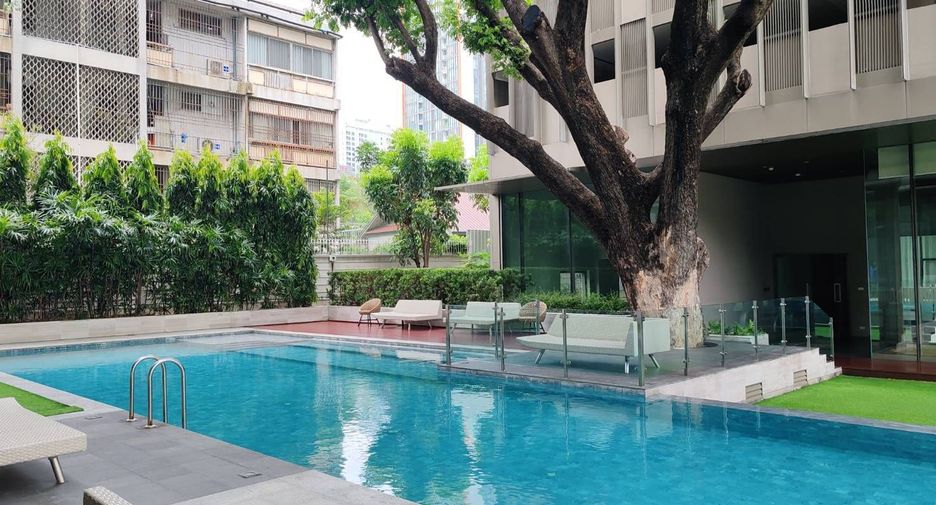 For rent 2 bedrooms condo in Khlong Toei, Bangkok