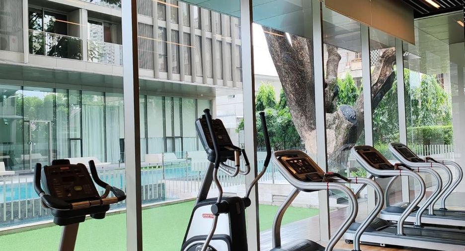 For rent 2 bedrooms condo in Khlong Toei, Bangkok